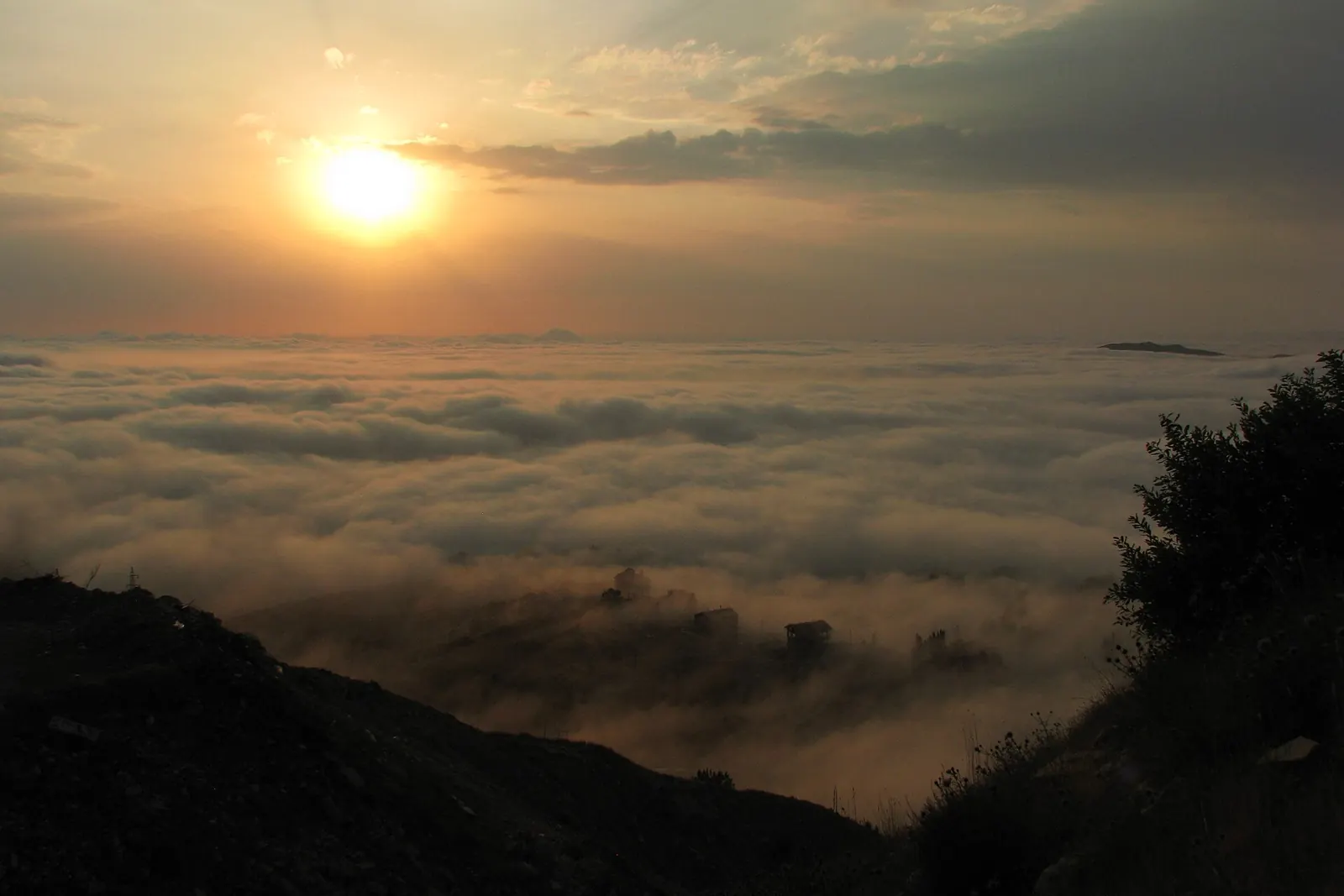 Sunset over the clouds from Faraya